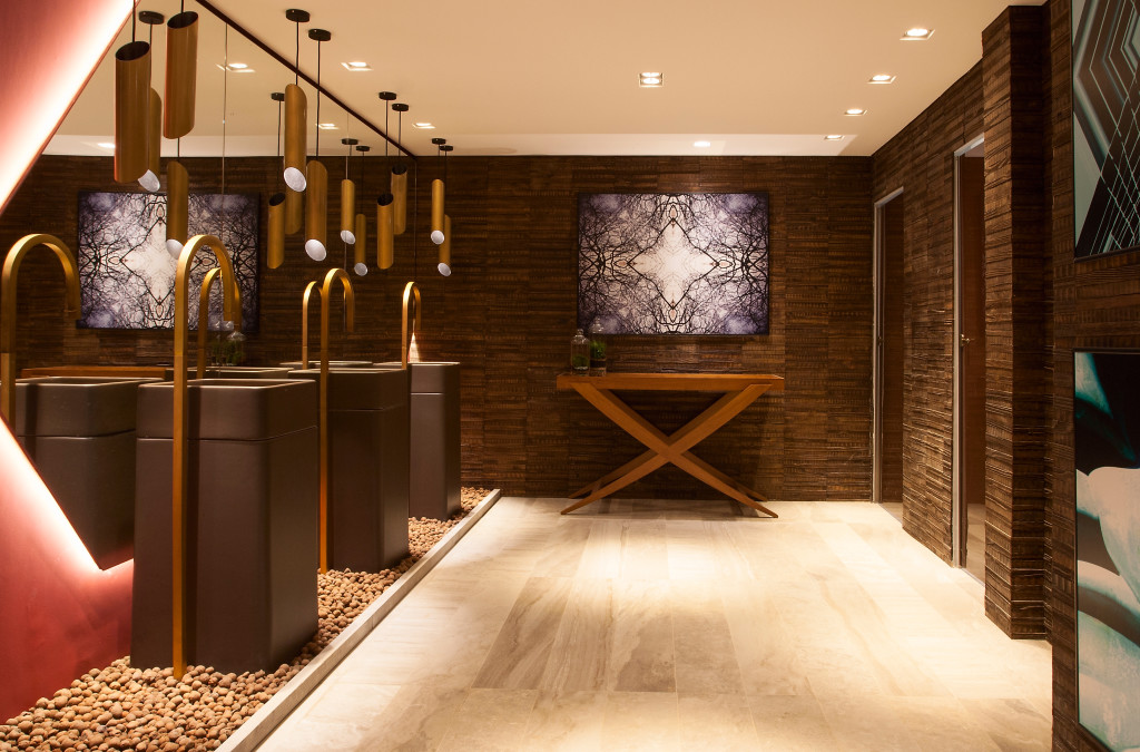 Imagem de banheiro unissex privilegia uma linguagem contemporânea, desprovida de elementos excessivamente femininos ou masculinos. Foto: Levi Mendes Jr.