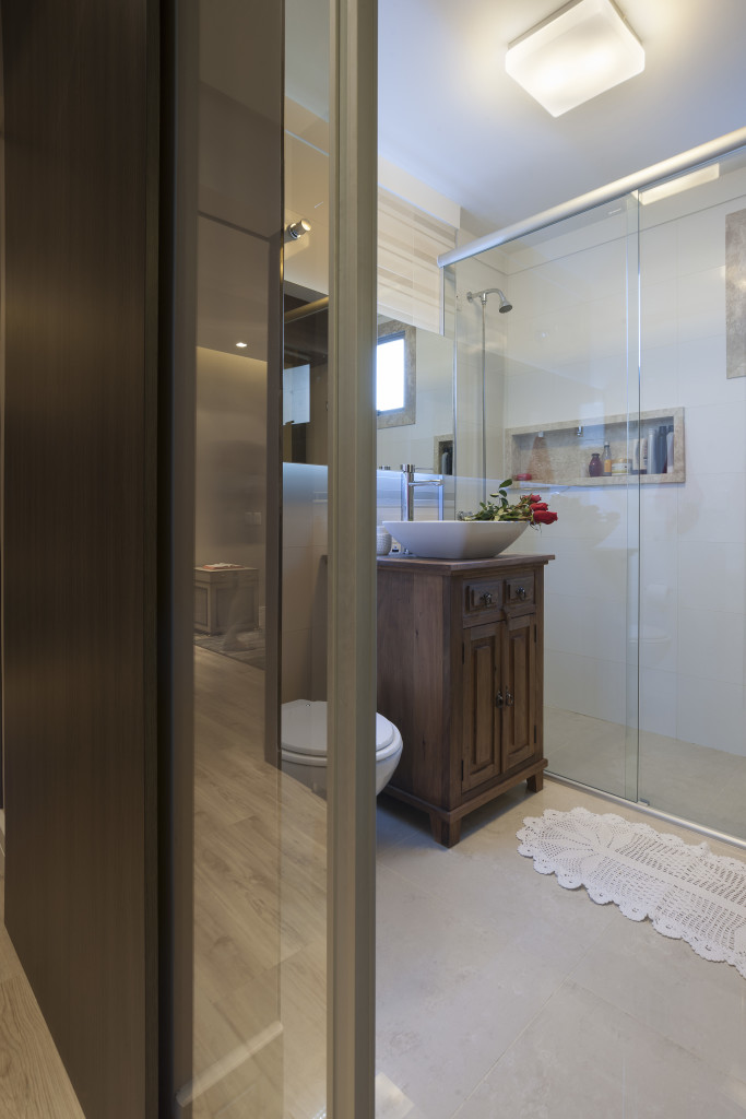 Imagem do banheiro, que também é lavabo