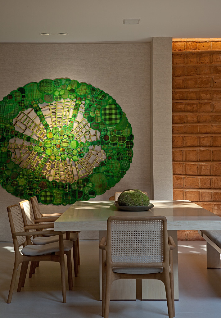 Imagem de sala de jantar projetada por Roberto Migotto. Luis Gomes