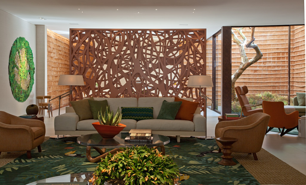 Iamgem de tapete de 8 metros de extensão produzido no Nepal e é inspirado na fauna e flora brasileira. Foto: Luis Gomes