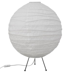 Imagem de Lamparina Folio, composta de papel de arroz japonês e vime de bambu. Preço sob consulta na Futon Company.