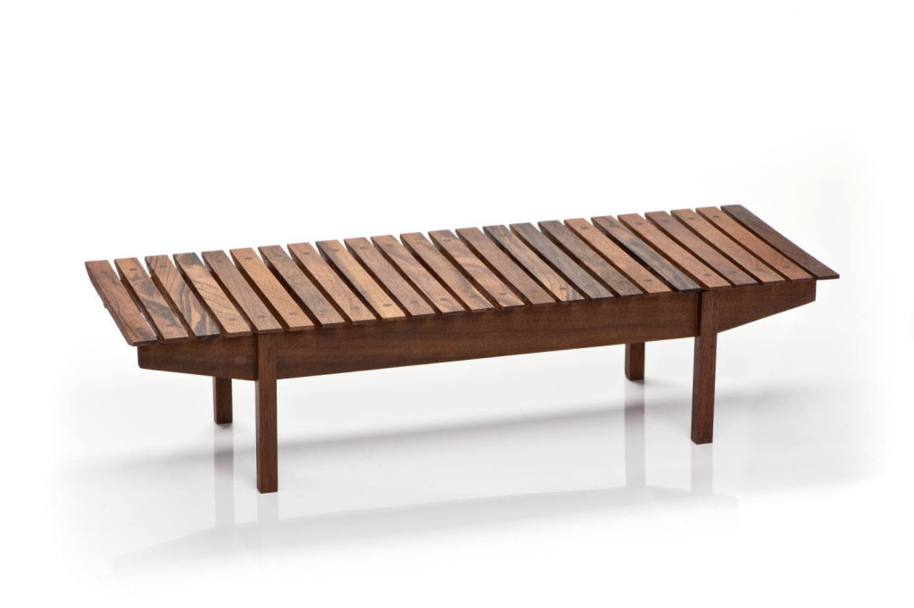 Miniatura Estrado Mucky